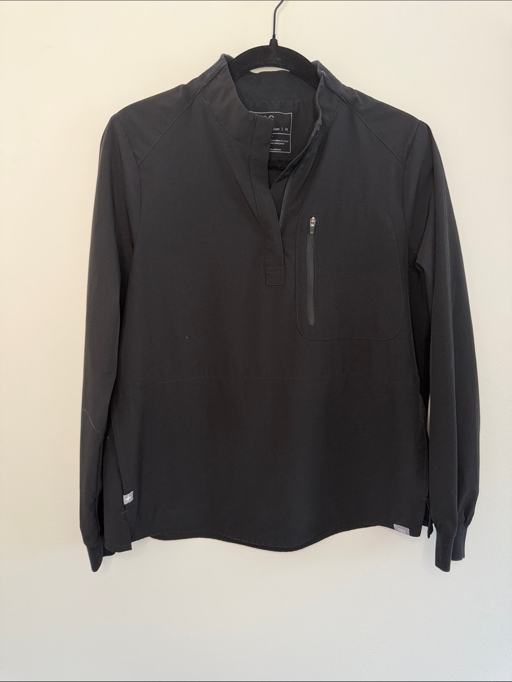 Figs Black Kibaza Long Sleeve Quarter-Zip Scrub Top Size Medium